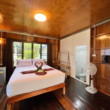 Koh Jum Paradise Resort Bagian luar foto