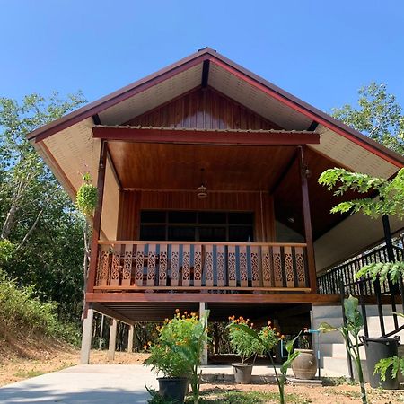 Koh Jum Paradise Resort Bagian luar foto